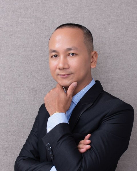 代表税理士 山田 太郎