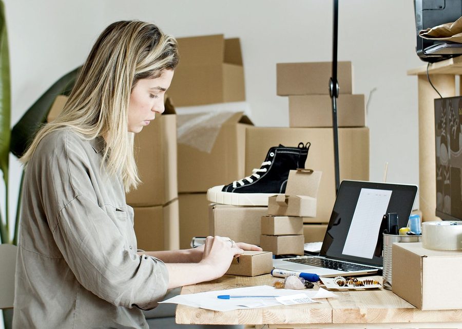 ECプラットフォームでの出荷作業